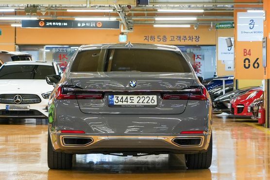BMW 7-Series 740Li xDrive Design Pure Excellence — пробег 90 600 км — фото 4 из 5