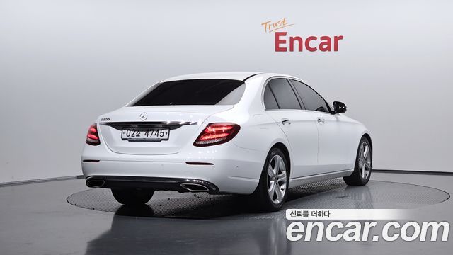 Mercedes-Benz E-Class из Кореи Encar