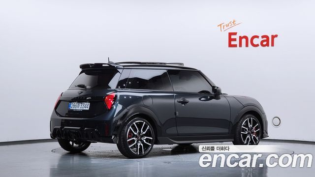 Mini Cooper JCW — пробег 2 774 км — фото 2 из 5