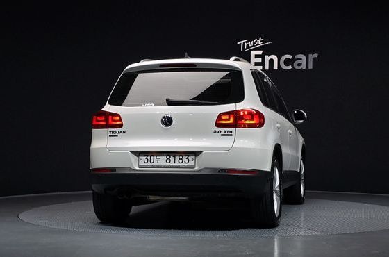 Volkswagen Tiguan 2.0 TDI Premium 5N — пробег 107 041 км — фото 4 из 5