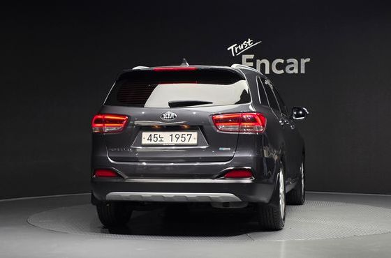 Kia Sorento Diesel 2.0 2WD Prestige — пробег 168 421 км — фото 4 из 5