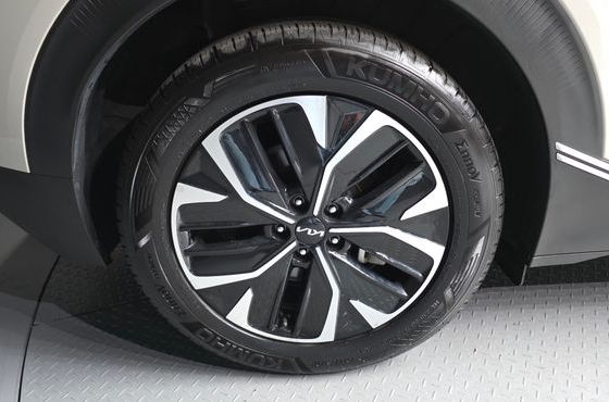 Kia EV6 Standard 4WD Air — пробег 13 612 км — фото 5 из 5