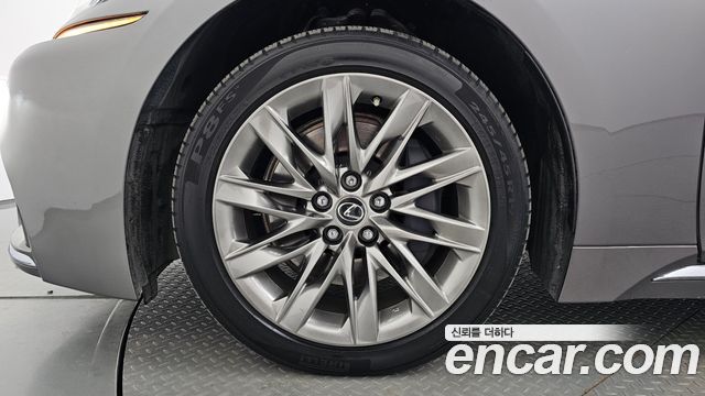 Lexus LS из Кореи Encar