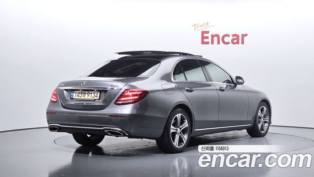 Mercedes-Benz E-Class из Кореи Encar