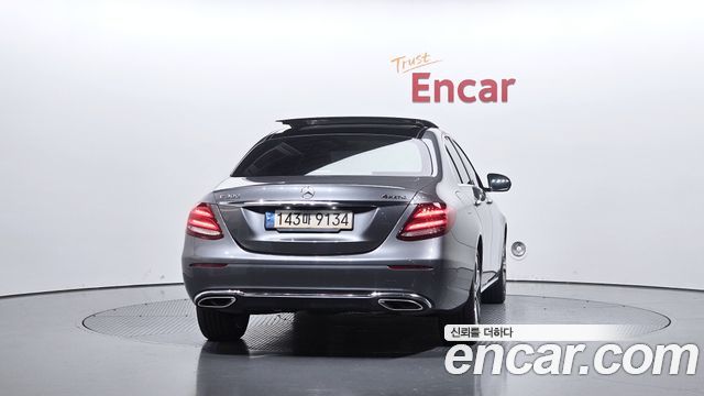 Mercedes-Benz E-Class из Кореи Encar