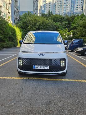 Hyundai Staria L3.5 Lounge 9-Seater Prestige — пробег 201 км — фото 3 из 5