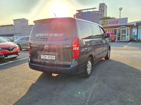 Hyundai Starex 12-Seater Wagon Modern — пробег 184 700 км — фото 2 из 5
