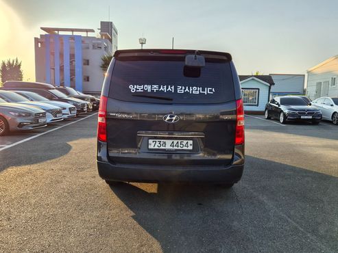 Hyundai Starex 12-Seater Wagon Modern — пробег 184 700 км — фото 4 из 5