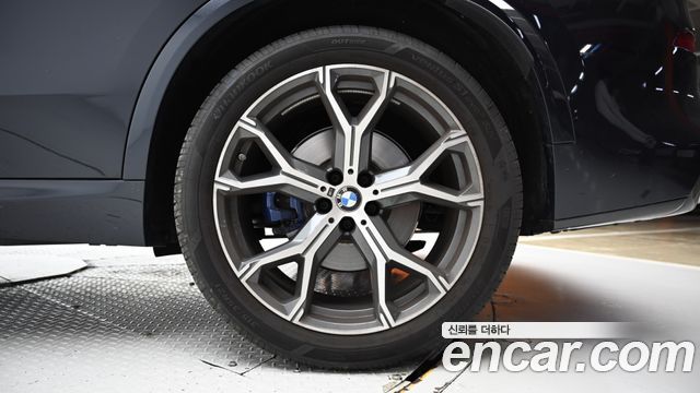 BMW X5 xDrive 40i M Sport — пробег 18 758 км — фото 5 из 5
