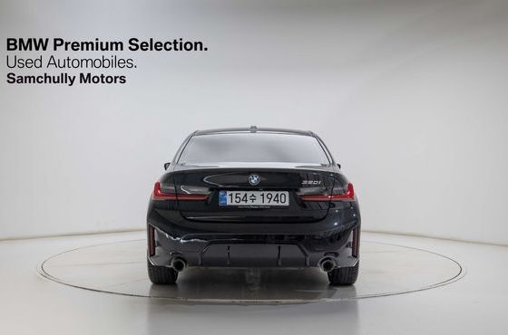 BMW 3-Series 320i M Sport — пробег 9 400 км — фото 4 из 5