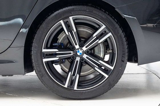 BMW 3-Series 320i M Sport — пробег 9 400 км — фото 5 из 5