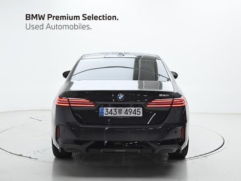 BMW 5-Series 520i M Sport — пробег 4 488 км — фото 4 из 5