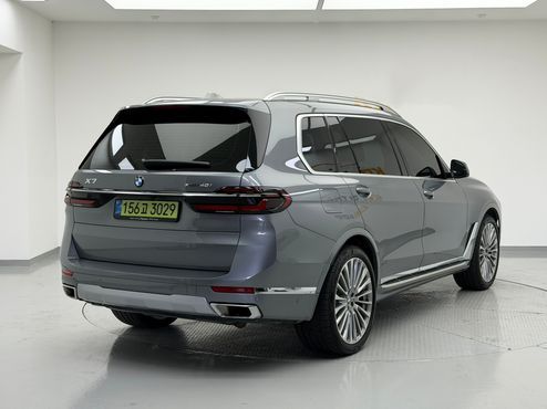 BMW X7 xDrive 40i Design Pure Excellence 7-Seater — пробег 4 060 км — фото 3 из 5