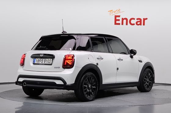 Mini Cooper 5Door Classic Third Generation — пробег 9 918 км — фото 2 из 5