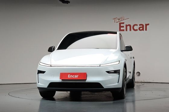 Tesla Model Y Premium RWD — пробег 5 827 км — фото 3 из 5