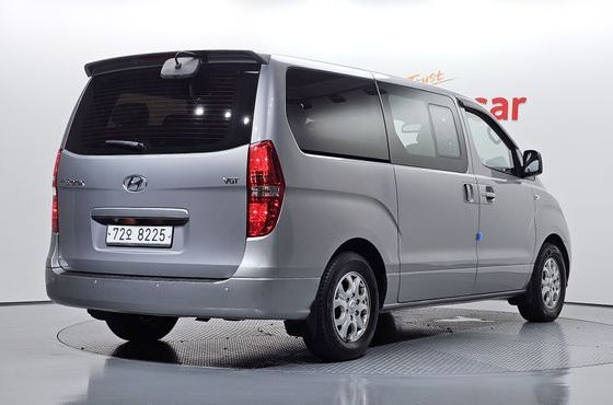 Hyundai Starex 11-Seater Wagon CVX Premium — пробег 104 362 км — фото 2 из 5
