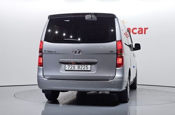 Hyundai Starex 11-Seater Wagon CVX Premium — пробег 104 362 км — фото 4 из 5