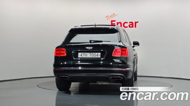 Bentley Bentayga 6.0 W12 — пробег 73 238 км — фото 4 из 5