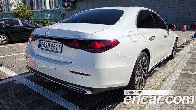 Mercedes-Benz E-Class E300 4MATIC Exclusive — пробег 13 500 км — фото 2 из 5