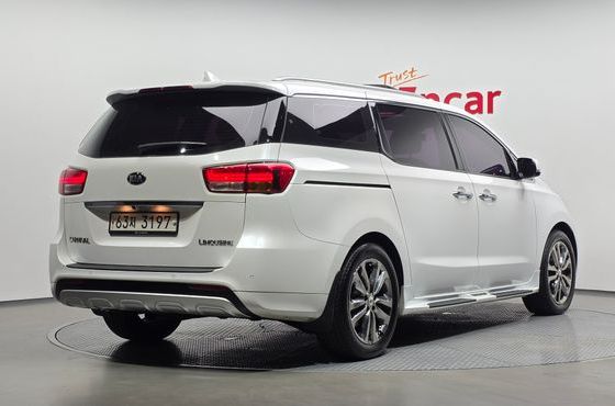 Kia Carnival 7-seater Limousine President — пробег 118 304 км — фото 2 из 5