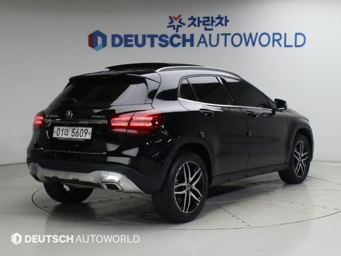 Mercedes-Benz GLA-Class GLA220 Premium — пробег 69 538 км — фото 2 из 5