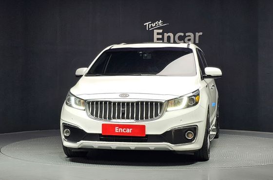 Kia Carnival Gasoline 7-seater Limousine President — пробег 178 276 км — фото 3 из 5