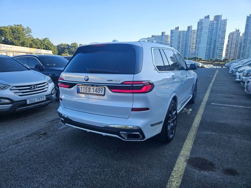 BMW X7 xDrive 40d M Sport 7 STR — пробег 27 290 км — фото 3 из 5