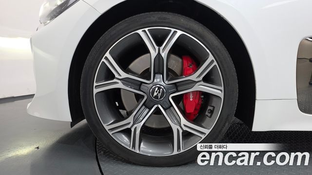 Kia Stinger из Кореи Encar