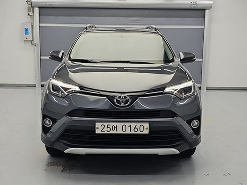 Toyota RAV4 2.5 2WD 4th — пробег 204 324 км — фото 2 из 5