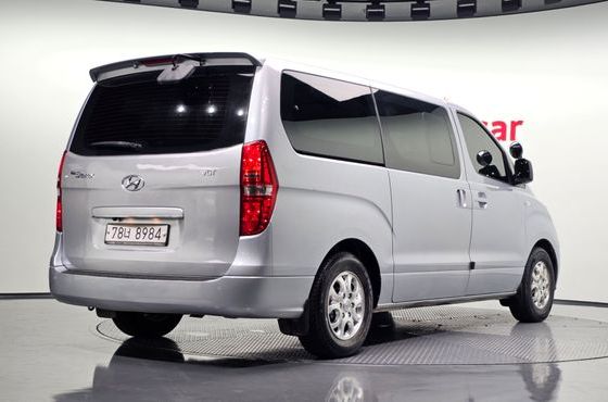 Hyundai Starex 12-Seater Wagon CVX Luxury — пробег 190 537 км — фото 2 из 5