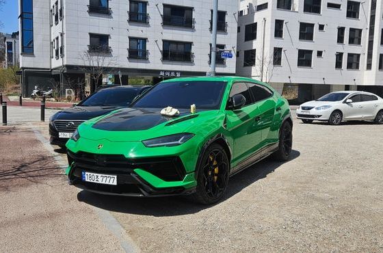 Lamborghini Urus 4.0 V8 Performante — пробег 4 200 км — фото 4 из 5