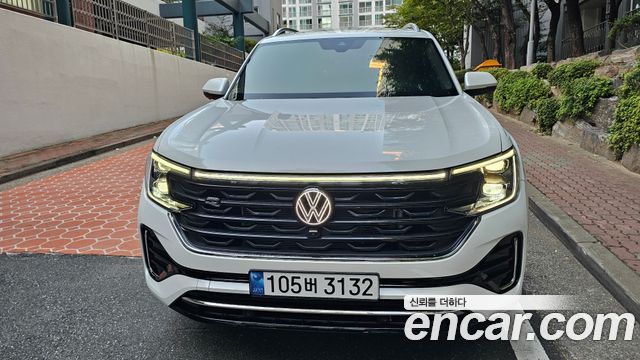 Volkswagen Atlas 2.0 TSI R-LINE 6-Seater — пробег 6 635 км — фото 1 из 5