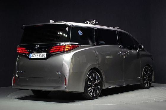 Toyota Alphard 2.5 HEV Executive AWD — пробег 20 078 км — фото 2 из 5