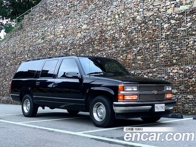 Chevrolet Surburban 5.7 — пробег 185 000 км — фото 1 из 5