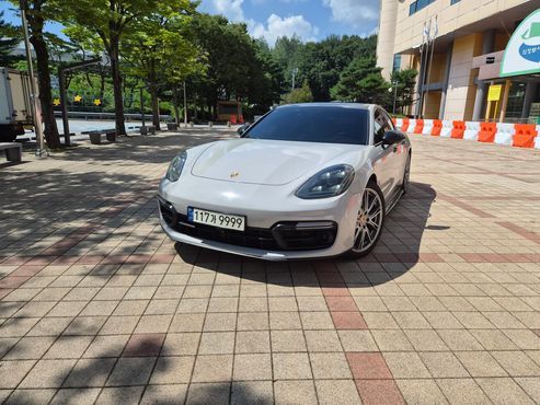 Porsche Panamera 4.0 GTS — пробег 76 000 км — фото 2 из 5