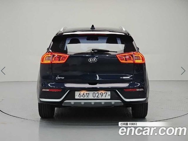 Kia Niro Noblesse — пробег 184 106 км — фото 4 из 5
