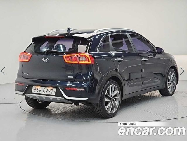 Kia Niro Noblesse — пробег 184 106 км — фото 5 из 5