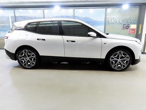 BMW iX xDrive M60 — пробег 28 600 км — фото 5 из 5