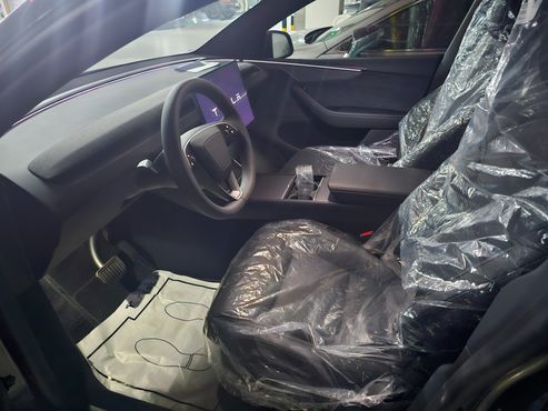Tesla Model Y L Long Range AWD — пробег 500 км — фото 4 из 5