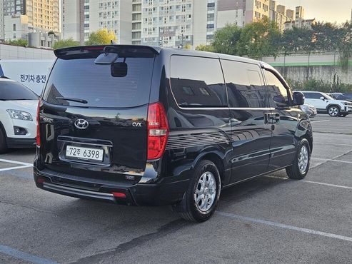 Hyundai Starex 11-Seater Wagon CVX Luxury — пробег 116 954 км — фото 2 из 5
