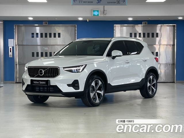 Volvo XC40 B4 Ultra Bright — пробег 18 653 км — фото 1 из 5