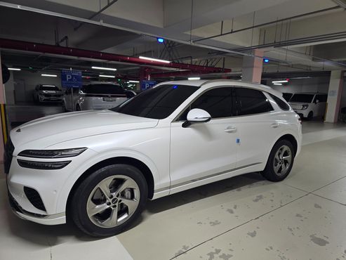 Genesis GV70 2.5T Gasoline 2WD — пробег 6 000 км — фото 2 из 5