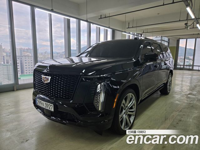 Cadillac Escalade 6.2 ESV ESV Sports Platinum — пробег 2 500 км — фото 1 из 5