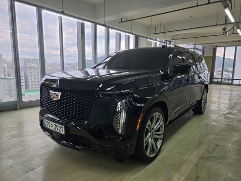 Cadillac Escalade 6.2 ESV ESV Sports Platinum — пробег 2 500 км — фото 1 из 5