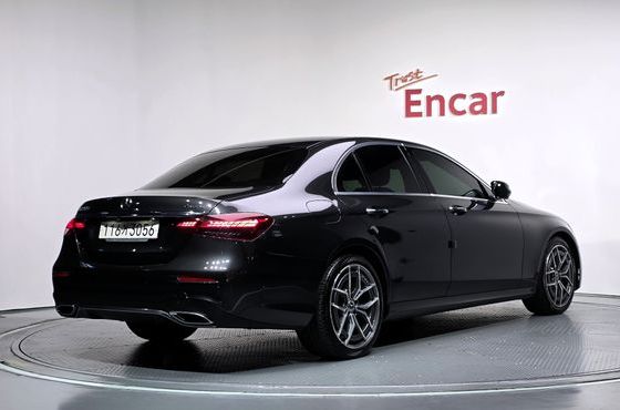 Mercedes-Benz E-Class E220d 4MATIC AMG Line — пробег 75 554 км — фото 2 из 5