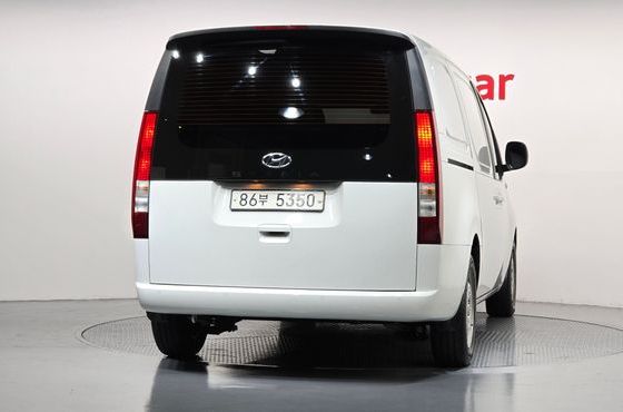 Hyundai Staria Cargo 3-Seater Smart — пробег 180 781 км — фото 4 из 5