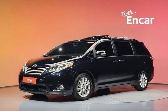 Toyota Sienna 3.5 AWD — пробег 128 709 км — фото 1 из 5