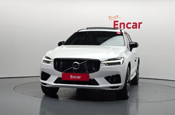 Volvo XC60 T8 R-Design — пробег 77 939 км — фото 3 из 5