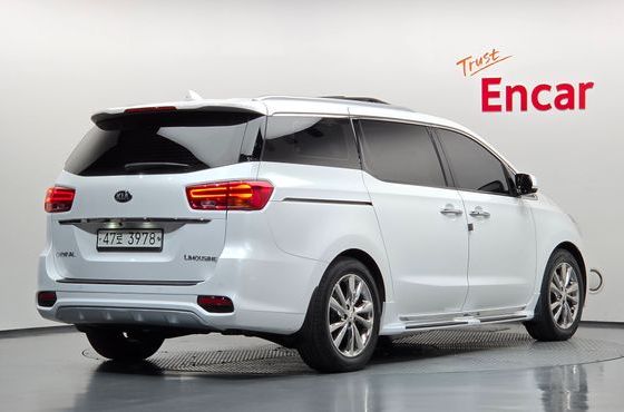 Kia Carnival 7-Seater Limousine President — пробег 132 327 км — фото 2 из 5