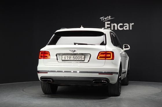 Bentley Bentayga 6.0 W12 — пробег 95 282 км — фото 4 из 5